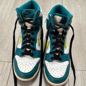 Nike Boys' Teal and White High-Top Sneakers 6.5Y
